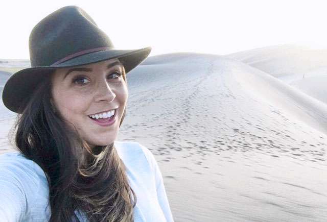 Tatiana Selfie Desert